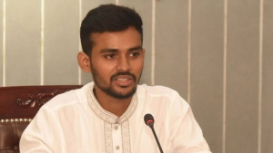 বিএনপি গায়ের জোরে নগর ভবন বন্ধ করে আন্দোলন করছে: উপদেষ্টা আসিফ