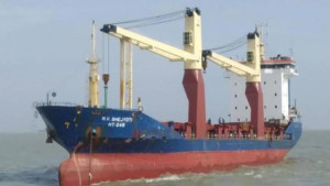 মোংলা বন্দরে নাবিকদের হাত-পা বেঁধে বাণিজ্যিক জাহাজের মালামাল লুট