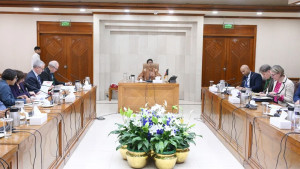 পশ্চিমা কূটনীতিকদের শ্রম সংস্কারের অগ্রগতি জানালেন লুৎফে সিদ্দিকী