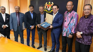 বাংলাদেশ থেকে বেশি লোক নেবে মালয়েশিয়া: আসিফ নজরুল