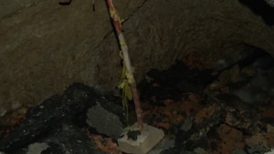 ধানমন্ডিতে দেবে গেছে রাস্তা, যান চলাচল বন্ধ