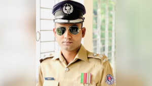 ‘মায়ের দায়িত্ব দুই ভাইয়ের ওপর, তারা যেন মাকে ভালো রাখে’