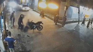 রাজধানীতে বিএনপি কর্মীকে কোপানোর ভিডিও ভাইরাল, থানায় মামলা