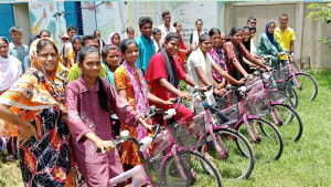 সাইকেল পেয়ে খুশি চা বাগানের শিক্ষার্থীরা