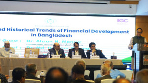 জুনে রিজার্ভ দাঁড়াবে ২৭ থেকে ৩০ বিলিয়ন ডলার: গভর্নর