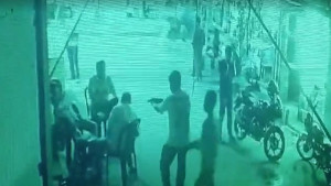 দুটি গ্রুপে বিরোধ, বিদেশে থেকে অপরাধ জগৎ নিয়ন্ত্রণ 