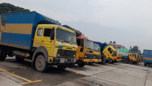 স্থলবন্দর ও শুল্ক স্টেশনগুলোতে কোলাহল কমছে 
