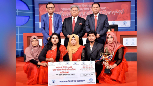 বিদেশে পলাতক মালিকদের ধরতে রেড এলার্ট জারির উদ্যোগ নেওয়া হয়েছে: শ্রম উপদেষ্টা