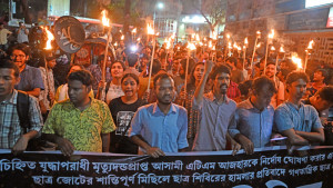 ঢাবিতে বামপন্থিদের মশাল মিছিল