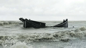হাতিয়ায় যাত্রীবাহী ট্রলারডুবি, নিখোঁজ ১৯