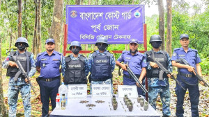 রোহিঙ্গা ক্যাম্পের পাশের পুকুর থেকে হ্যান্ড গ্রেনেড, তাজা গোলা উদ্ধার