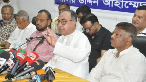 আ. লীগ নিষিদ্ধের আড়ালে দেশে সাজানো নাটক চলছে: মির্জা আব্বাস
