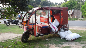 ঝিনাইদহে সড়ক দুর্ঘটনায় প্রাণ গেল আম ব্যবসায়ীর