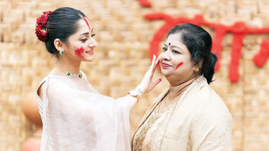 আমি জানি, তুমি আমাকে দেখছ