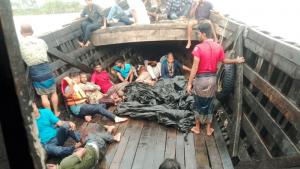 হাতিয়ায় যাত্রীবাহী ট্রলারডুবিতে এখনও নিখোঁজ ৬, একজনের মরদেহ উদ্ধার