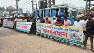 পণ্য লুট, চাঁদাবাজির বিচার চান ব্যবসায়ীরা