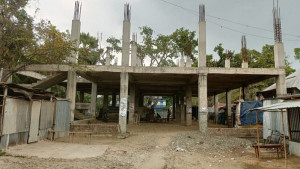 শেষ হয়নি ৭ কোটি টাকার  কাজ, লাপাত্তা ঠিকাদার