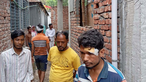 মা ও দুই ছেলেকে কুপিয়ে জখম, লুটপাট