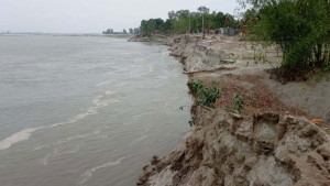 ভাঙছে নদ, কাঁদছে মানুষ