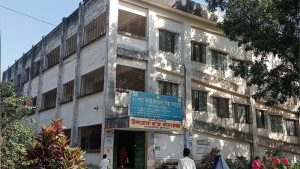 কাঙ্ক্ষিত সেবা মিলছে না সরকারি হাসপাতালে, ফায়দা লুটছে ক্লিনিক