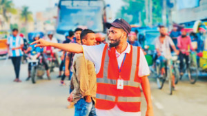 মানুষের জন্য রক্ত সংগ্রহ করে যে তরুণ