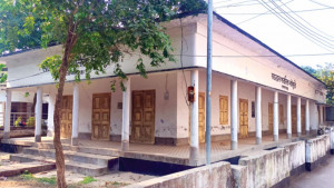 শতবর্ষী পাঠাগারে তালা