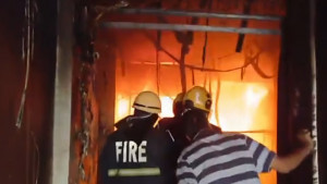 হায়দরাবাদে ভবনে ভয়াবহ অগ্নিকাণ্ড, নারী-শিশুসহ নিহত ১৭