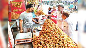 কটকটিতে জীবন রঙিন