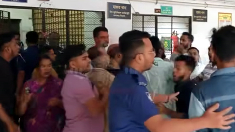 সিলেটের আদালতপাড়ায় আবারও আসামিদের ওপর হামলা সিলেটের আদালতপাড়ায় আবারও আসামিদের ওপর হামলা