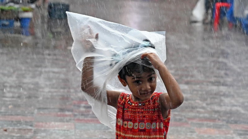 সিলেটমুখী নিম্নচাপটি এখন টাঙ্গাইলে, আজ রূপ নিতে পারে লঘুচাপে সিলেটমুখী নিম্নচাপটি এখন টাঙ্গাইলে, আজ রূপ নিতে পারে লঘুচাপে