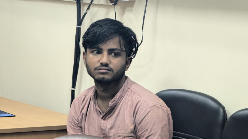 চবিতে ক্লাস করতে আসা নিষিদ্ধ ছাত্রলীগ কর্মীকে মারধরের অভিযোগ চবিতে ক্লাস করতে আসা নিষিদ্ধ ছাত্রলীগ কর্মীকে মারধরের অভিযোগ