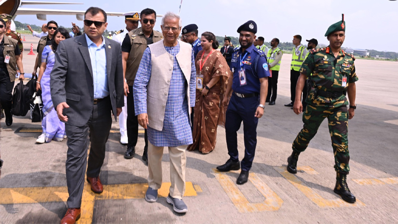 প্রধান উপদেষ্টার দায়িত্ব গ্রহণের পর প্রথমবার চট্টগ্রামে ড. ইউনূস প্রধান উপদেষ্টার দায়িত্ব গ্রহণের পর প্রথমবার চট্টগ্রামে ড. ইউনূস