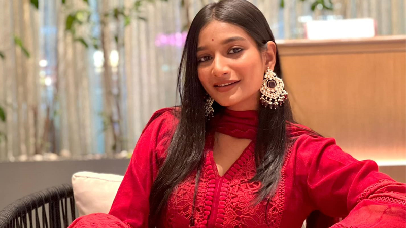 গোলাপি হয়ে ওয়েব সিরিজে ফিরছেন নেহা গোলাপি হয়ে ওয়েব সিরিজে ফিরছেন নেহা