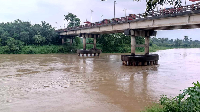 কুমিল্লায় বাড়ছে গোমতী নদীর পানি কুমিল্লায় বাড়ছে গোমতী নদীর পানি