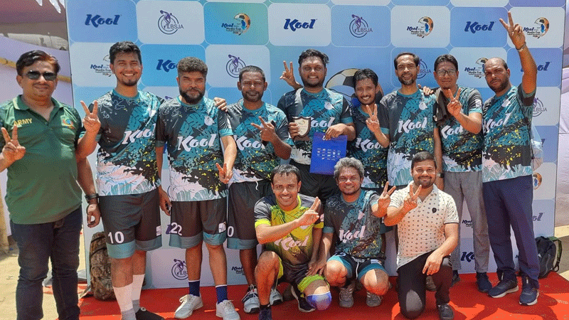 মিডিয়া কাপ ফুটবলে দাপুটে জয় সমকালের মিডিয়া কাপ ফুটবলে দাপুটে জয় সমকালের
