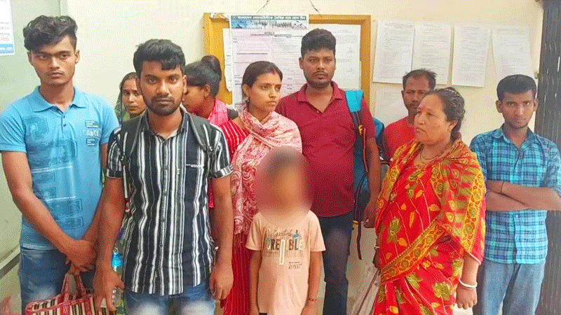 মুজিবনগর সীমান্ত দিয়ে নারী-শিশুসহ ১০ বাংলাদেশিকে ঠেলে পাঠাল বিএসএফ মুজিবনগর সীমান্ত দিয়ে নারী-শিশুসহ ১০ বাংলাদেশিকে ঠেলে পাঠাল বিএসএফ