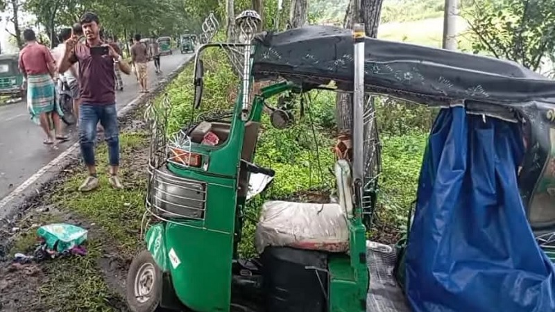 আনোয়ারায় সিএনজি-মাইক্রোবাস মুখোমুখি সংঘর্ষে প্রাণহানি ২ আনোয়ারায় সিএনজি-মাইক্রোবাস মুখোমুখি সংঘর্ষে প্রাণহানি ২
