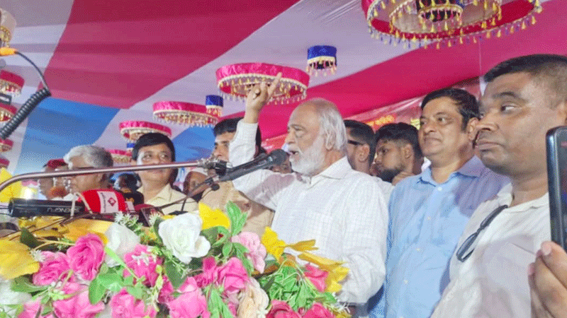 সংস্কারের ধোঁয়া দিয়ে এই সরকারকে দীর্ঘায়িত করার সুযোগ নেই: ড. মঈন খান সংস্কারের ধোঁয়া দিয়ে এই সরকারকে দীর্ঘায়িত করার সুযোগ নেই: ড. মঈন খান