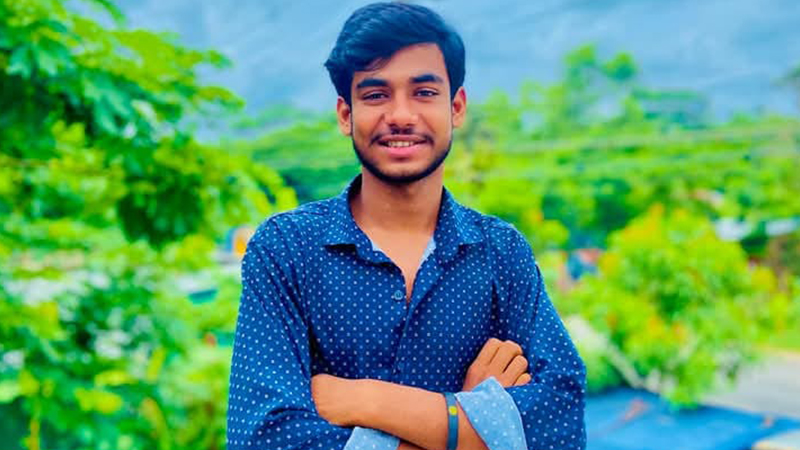 আহতকে চিকিৎসায় অপারগতা, বাকবিতণ্ডায় পল্লী চিকিৎসকের ছুরিকাঘাতে কলেজছাত্র নিহত আহতকে চিকিৎসায় অপারগতা, বাকবিতণ্ডায় পল্লী চিকিৎসকের ছুরিকাঘাতে কলেজছাত্র নিহত