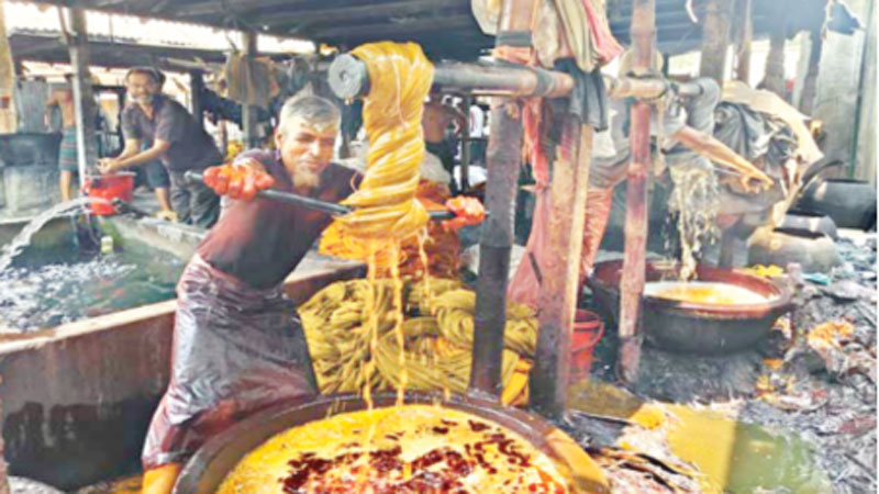‘আমরার কোনো ছুডি নাই ছুডি লইলে খায়াম কী’ ‘আমরার কোনো ছুডি নাই ছুডি লইলে খায়াম কী’