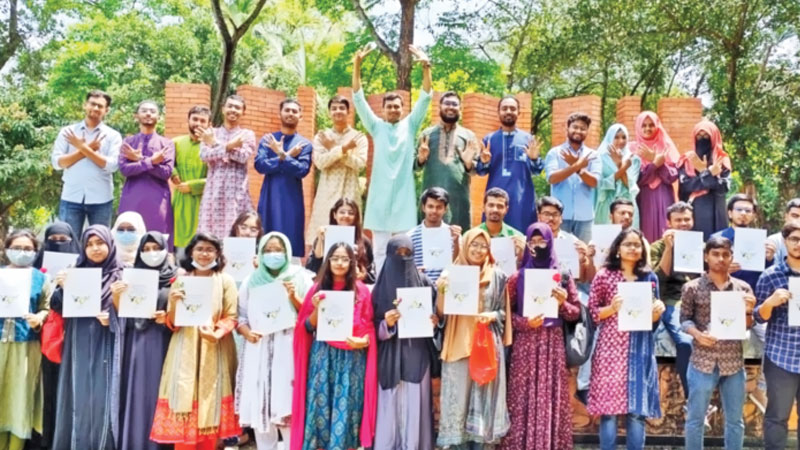 রংতুলিতে আঁকা এক সকাল রংতুলিতে আঁকা এক সকাল