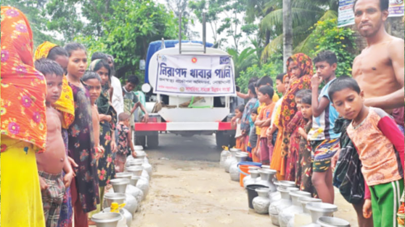 তৃষ্ণা মেটাতে একটি পানির গাড়িই ভরসা তৃষ্ণা মেটাতে একটি পানির গাড়িই ভরসা