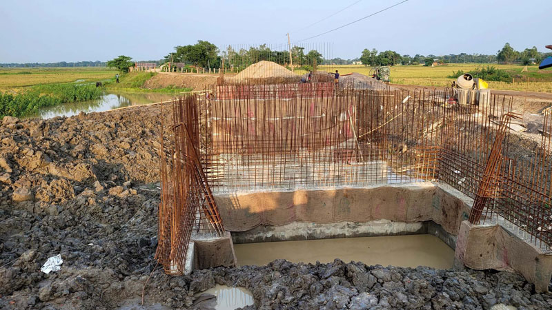 ৩২ কোটি টাকার সড়ক প্রকল্পে অনিয়মের অভিযোগ ৩২ কোটি টাকার সড়ক প্রকল্পে অনিয়মের অভিযোগ