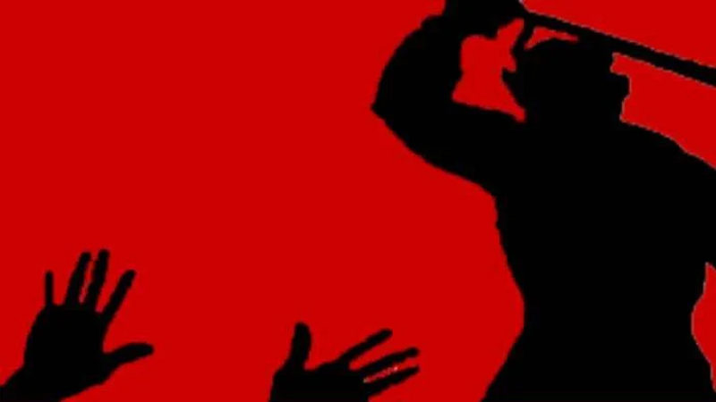 নামাজ শেষে হাঁটার সময় পিটিয়ে হত্যা নামাজ শেষে হাঁটার সময় পিটিয়ে হত্যা