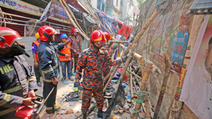 শক্তিশালী ভূমিকম্পে ঢাকাসহ সারাদেশে ১০ মৃত্যু, আহত ছয় শতাধিক