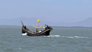 ২৮ জেলে-মাঝিসহ ট্রলার নিয়ে গেছে ভারতের কোস্টগার্ড