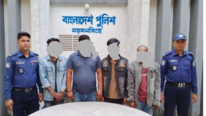 ডাকসু সদস্য রাফিয়ার বাড়িতে ককটেল নিক্ষেপের মামলায় গ্রেপ্তা‌র ৪