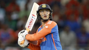 ১২ বলে ফিফটি করে ইতিহাস গড়লেন অভিষেক শর্মা