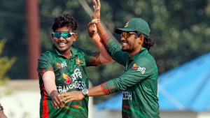 ফিক্সিং সন্দেহে বিপিএল থেকে বিজয়-মোসাদ্দেকরা বাদ