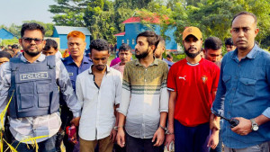 ভাঙ্গায় বিপুল পরিমাণ বোমা ও বোমা তৈরির সরঞ্জামসহ আটক ৩